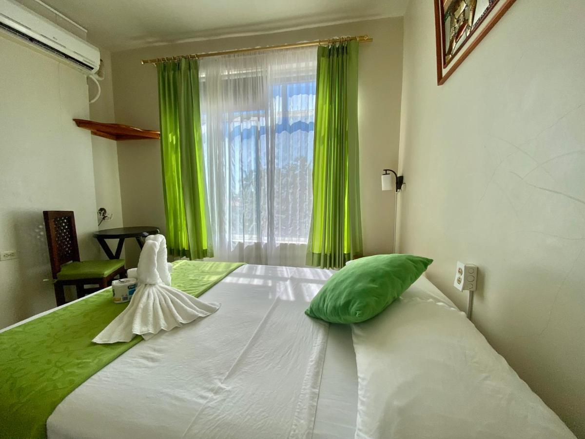 El Rincon De George Hotell Puerto Villamil Eksteriør bilde
